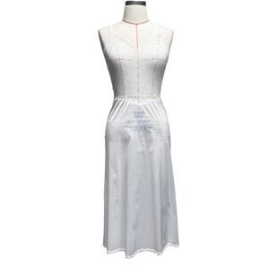 Vintage Vanity Fair Womens Size 32 White Lace Teddy Nightie Slip Dress
